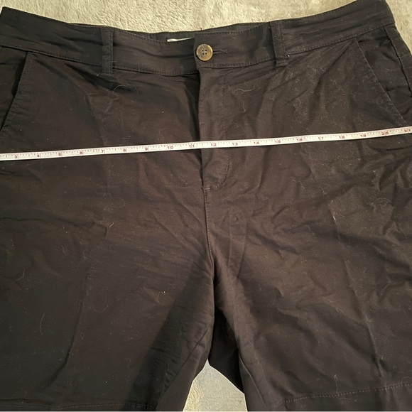 Black shorts old navy everyday short lightweight - Picture 3 of 5